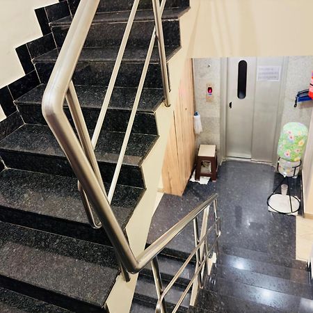 Stay Court - Business Class Hotel - Near Central Railway Station Csennai Kültér fotó