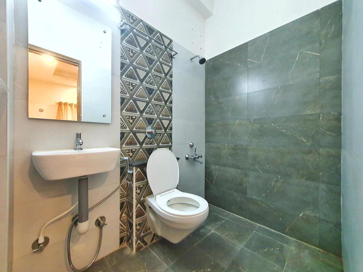 Stay Court - Business Class Hotel - Near Central Railway Station Csennai Kültér fotó
