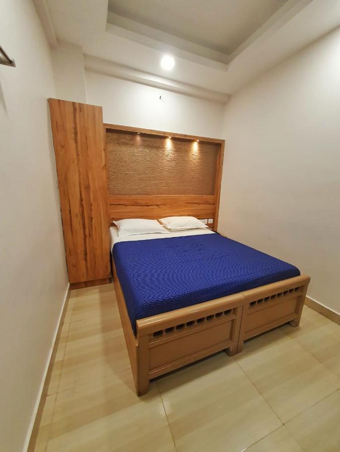 Stay Court - Business Class Hotel - Near Central Railway Station Csennai Kültér fotó
