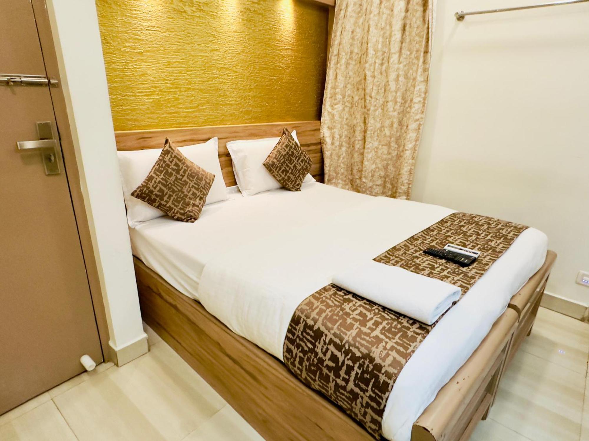 Stay Court - Business Class Hotel - Near Central Railway Station Csennai Kültér fotó