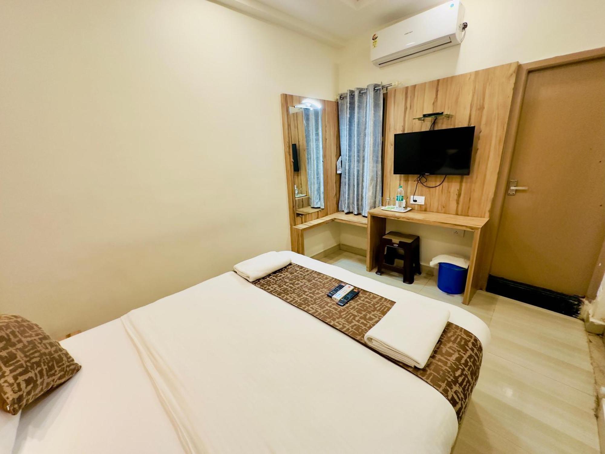 Stay Court - Business Class Hotel - Near Central Railway Station Csennai Kültér fotó